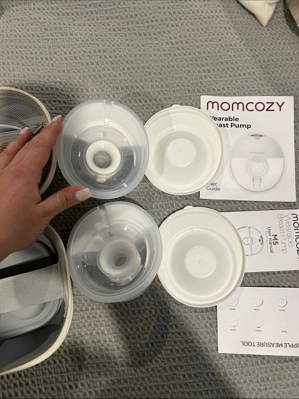 Momcozy Breast Pumps - Picture 7 of 7